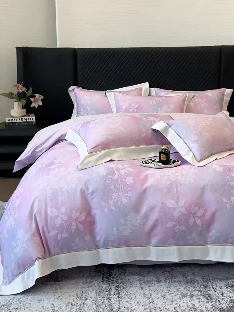 91家纺网 家纺一手货源 找家纺  2025冬季热款A类加厚磨毛四件套全棉纯棉数码印花保暖被套床单高端轻奢风床笠床上用品 瑾姝-黛紫