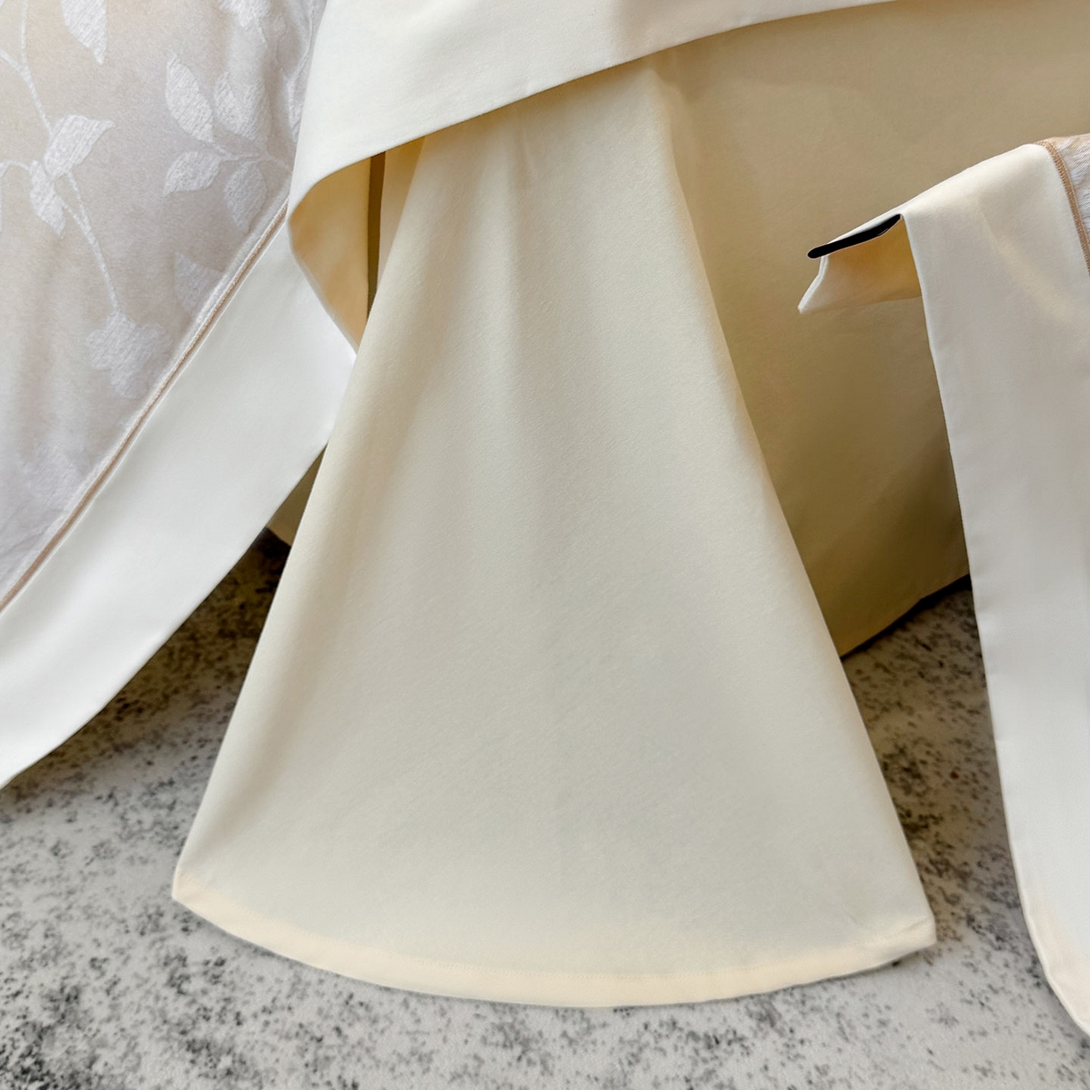 91家纺网 家纺一手货源 找家纺  2025冬季热款A类加厚磨毛四件套全棉纯棉数码印花保暖被套床单高端轻奢风床笠床上用品 瑾姝-奶杏