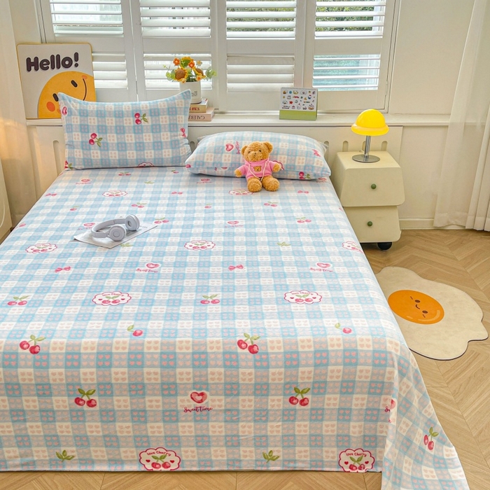 91家纺网 家纺一手货源 找家纺 爱屋及屋 2025新款牛奶绒印花床单 爱心樱桃