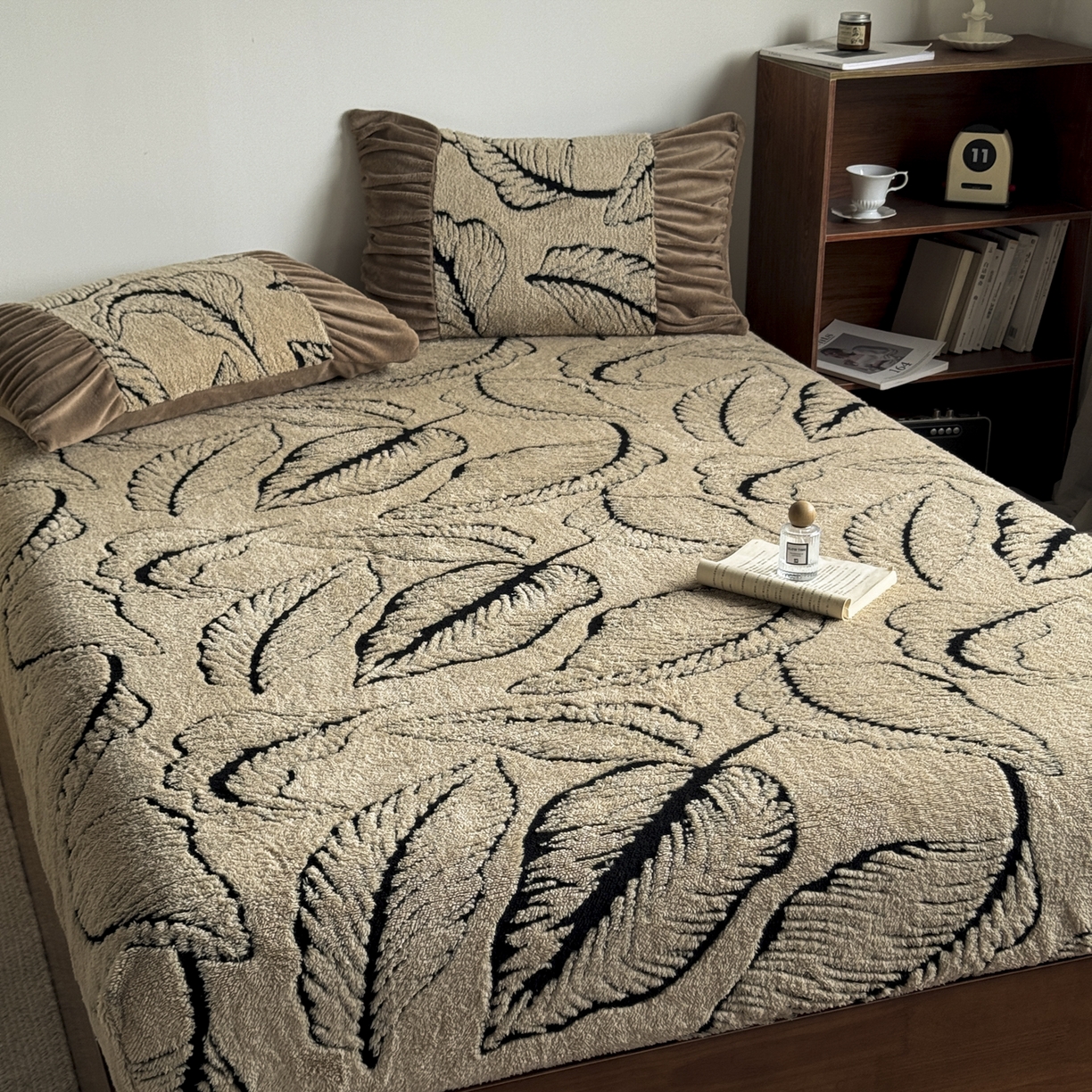 91家纺网 家纺一手货源 找家纺 新印象 2025新款阳离子绒保暖床笠 阳离子绒-樊林驼