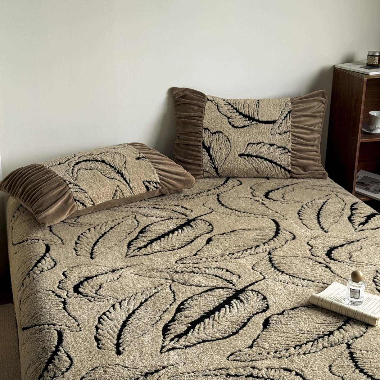 91家纺网 家纺一手货源 找家纺 新印象 2025新款阳离子绒保暖床笠 阳离子绒-樊林驼