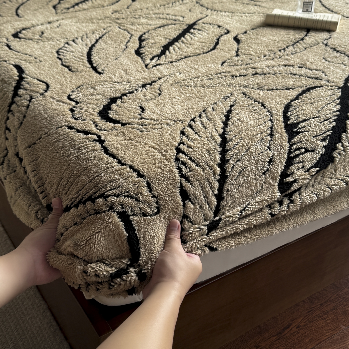 91家纺网 家纺一手货源 找家纺 新印象 2025新款阳离子绒保暖床笠 阳离子绒-樊林驼