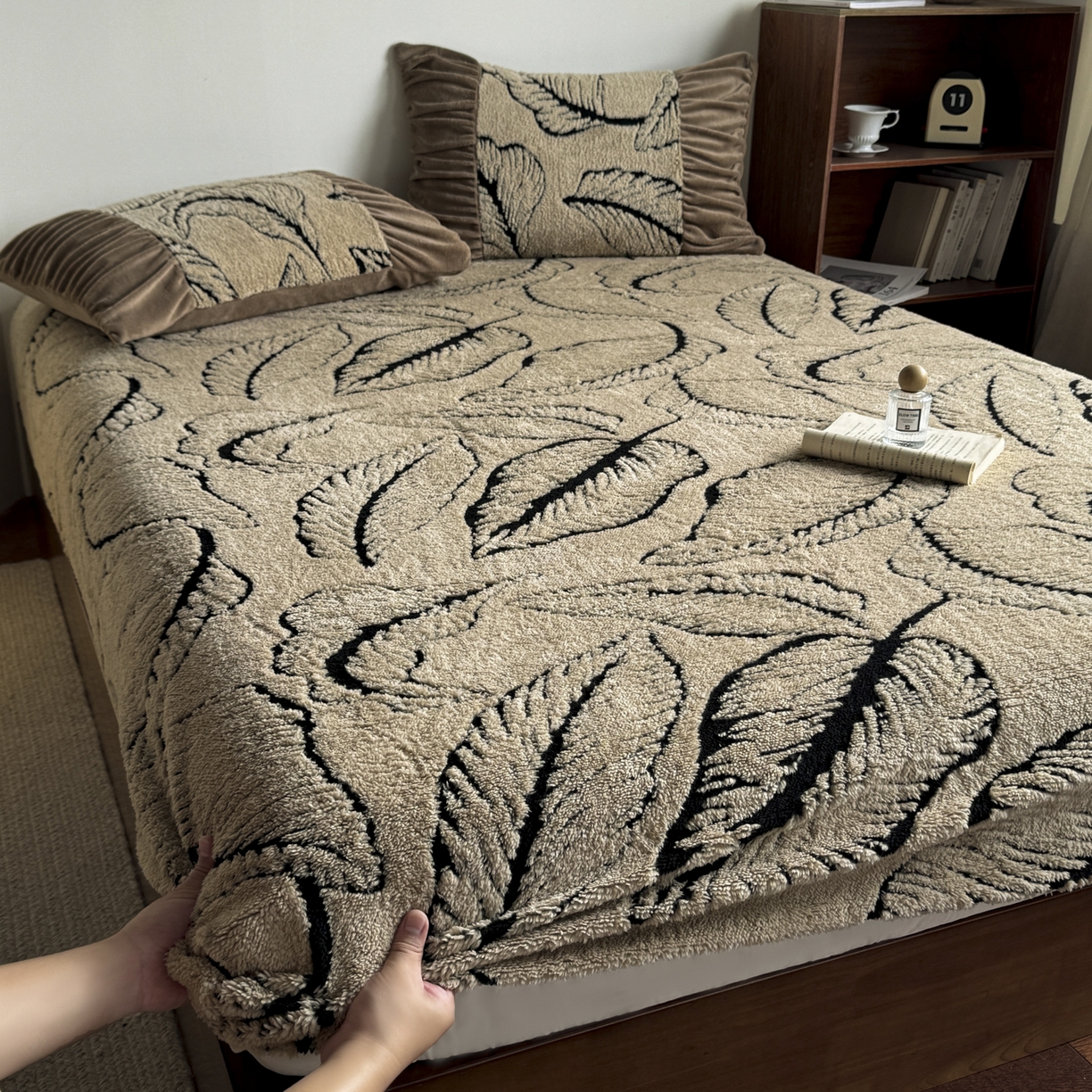 91家纺网 家纺一手货源 找家纺 新印象 2025新款阳离子绒保暖床笠 阳离子绒-樊林驼