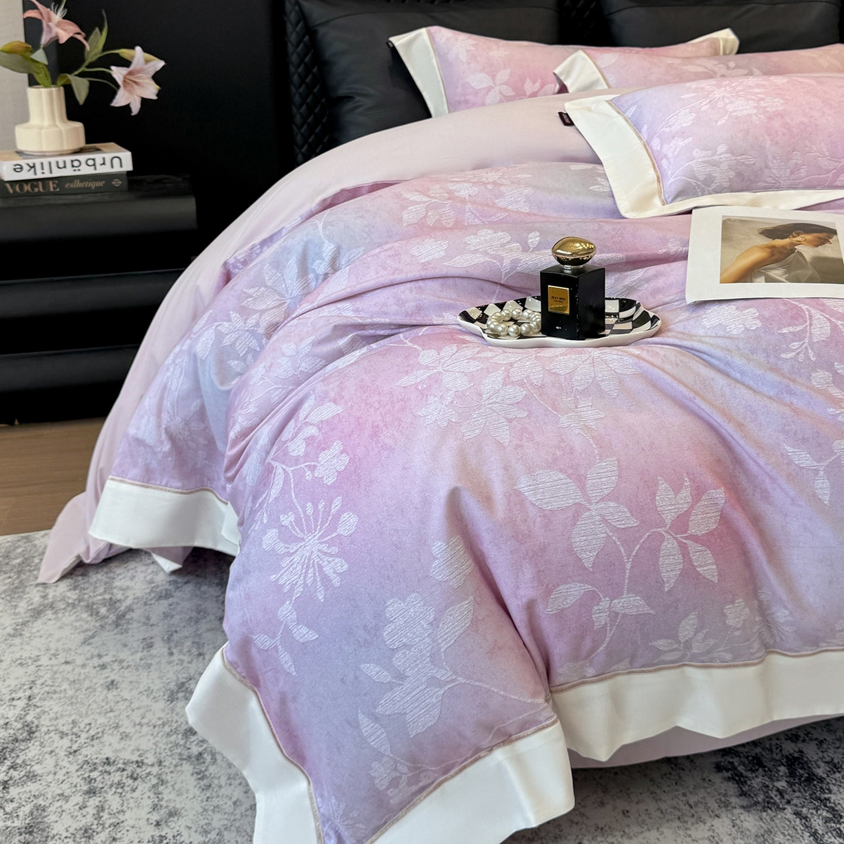 91家纺网 家纺一手货源 找家纺  2025冬季热款A类加厚磨毛四件套全棉纯棉数码印花保暖被套床单高端轻奢风床笠床上用品 瑾姝-黛紫