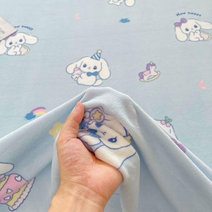 91家纺网 家纺一手货源 找家纺 爱屋及屋 2025新款牛奶绒印花床单 大耳狗狗