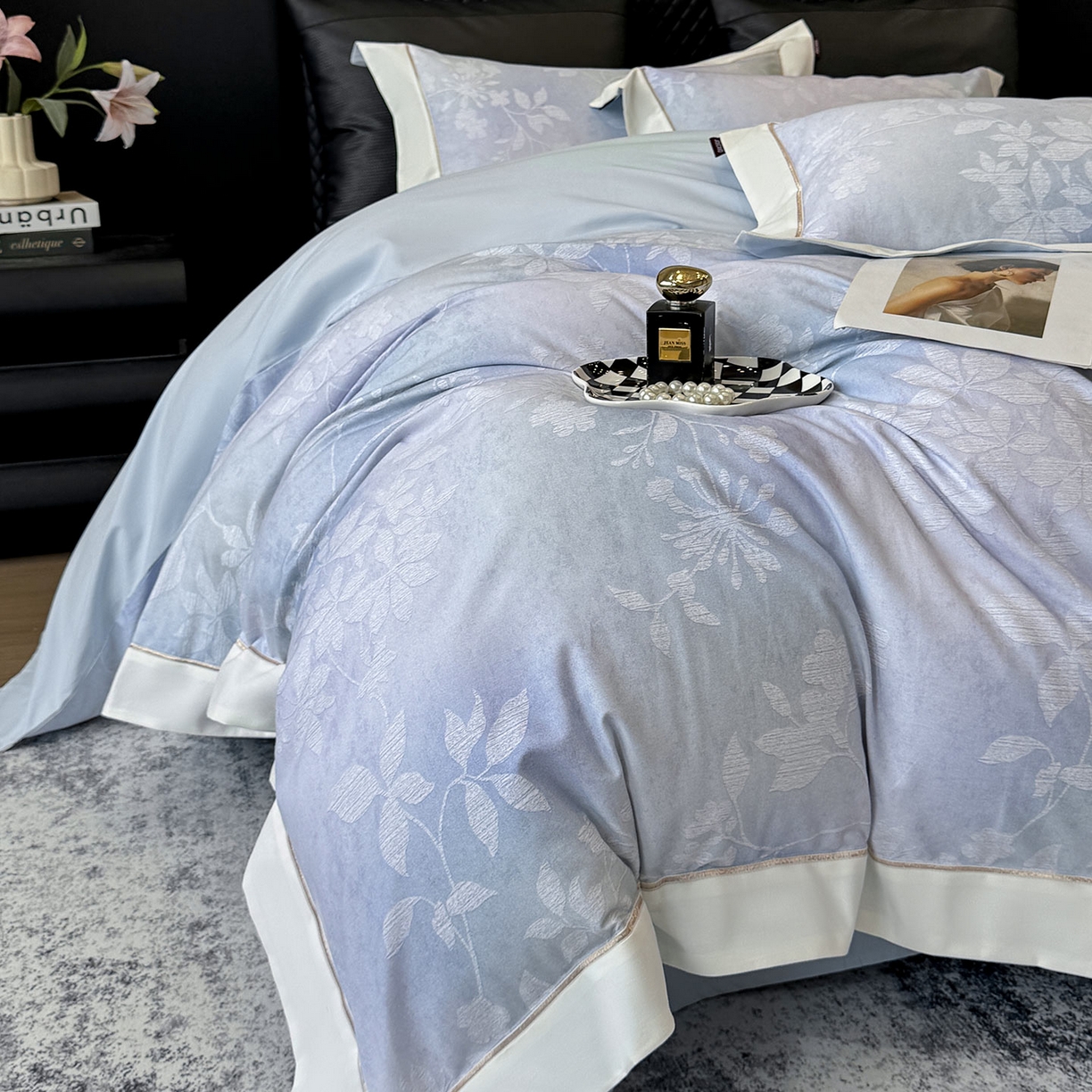 91家纺网 家纺一手货源 找家纺  2025冬季热款A类加厚磨毛四件套全棉纯棉数码印花保暖被套床单高端轻奢风床笠床上用品 瑾姝-羽蓝
