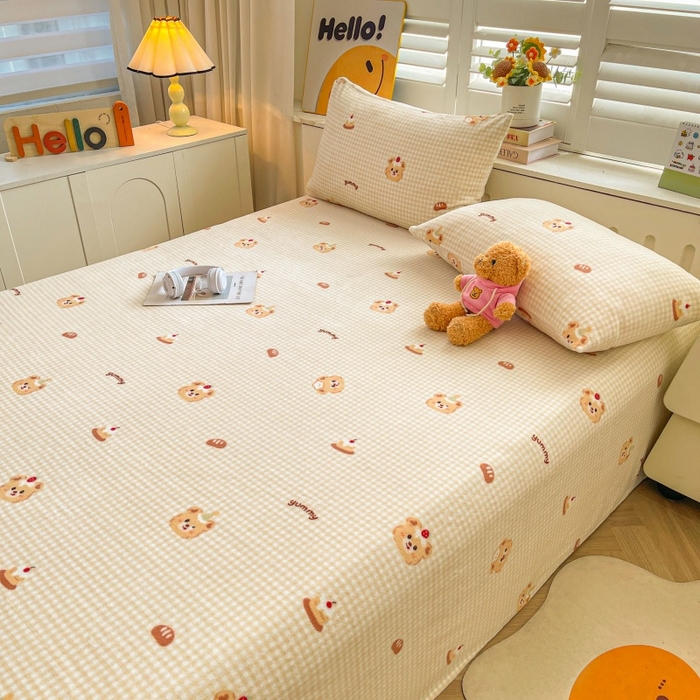 91家纺网 家纺一手货源 找家纺 爱屋及屋 2025新款牛奶绒印花床单 蛋糕小熊