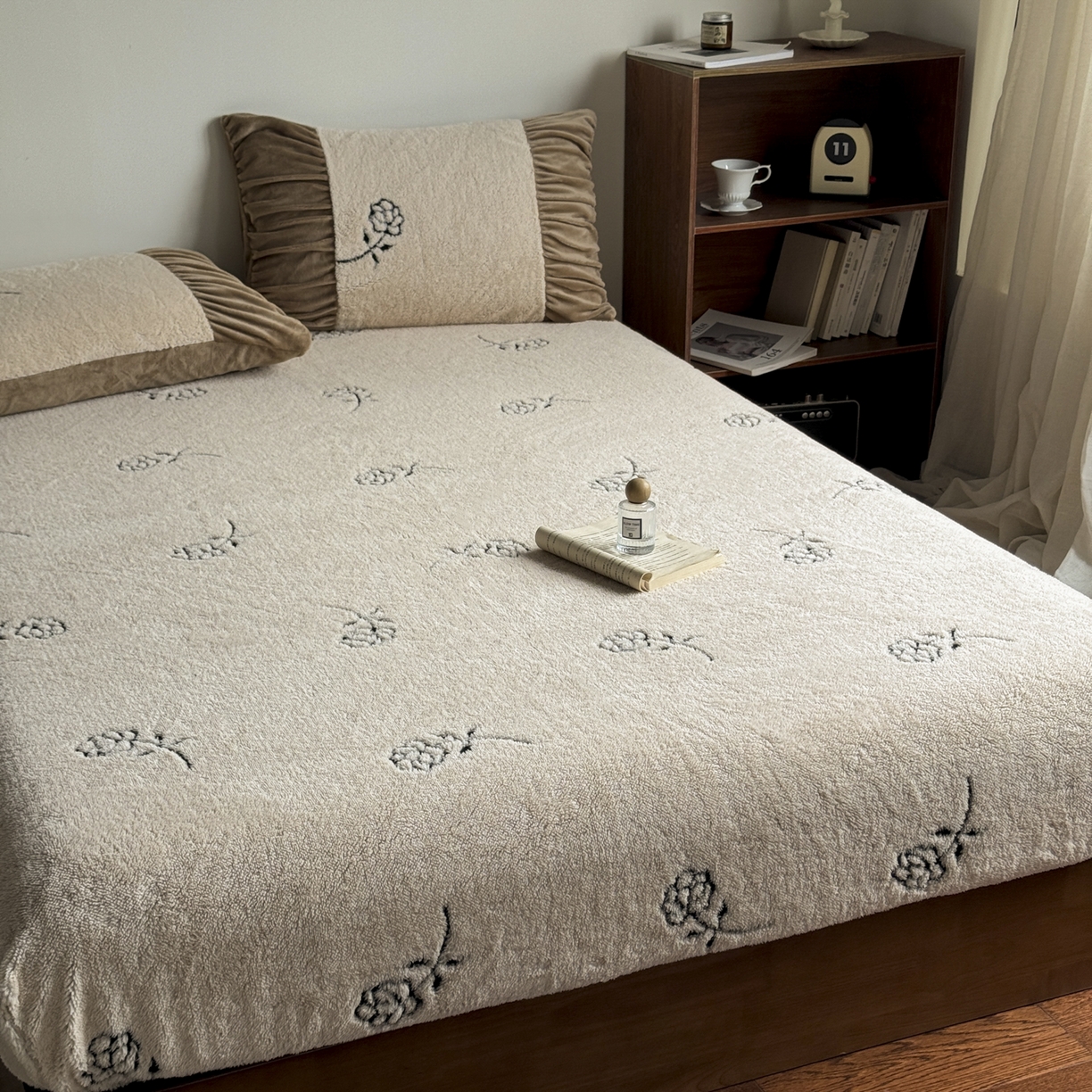 91家纺网 家纺一手货源 找家纺 新印象 2025新款阳离子绒保暖床笠 阳离子绒-赫本