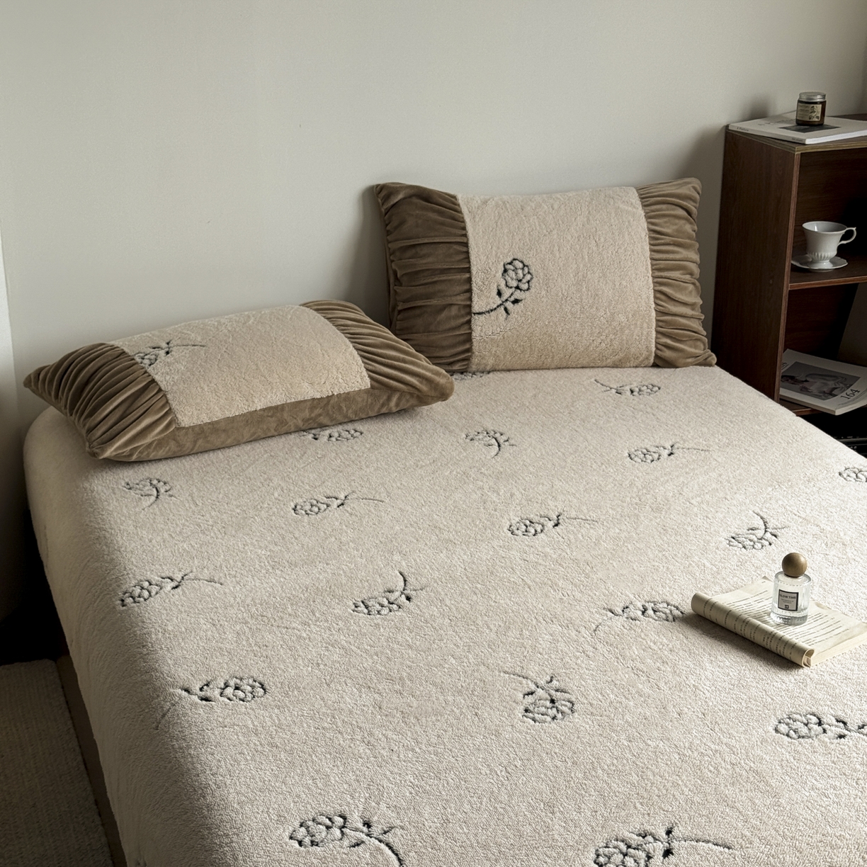 91家纺网 家纺一手货源 找家纺 新印象 2025新款阳离子绒保暖床笠 阳离子绒-赫本