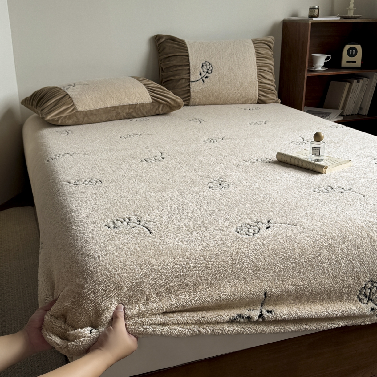 91家纺网 家纺一手货源 找家纺 新印象 2025新款阳离子绒保暖床笠 阳离子绒-赫本