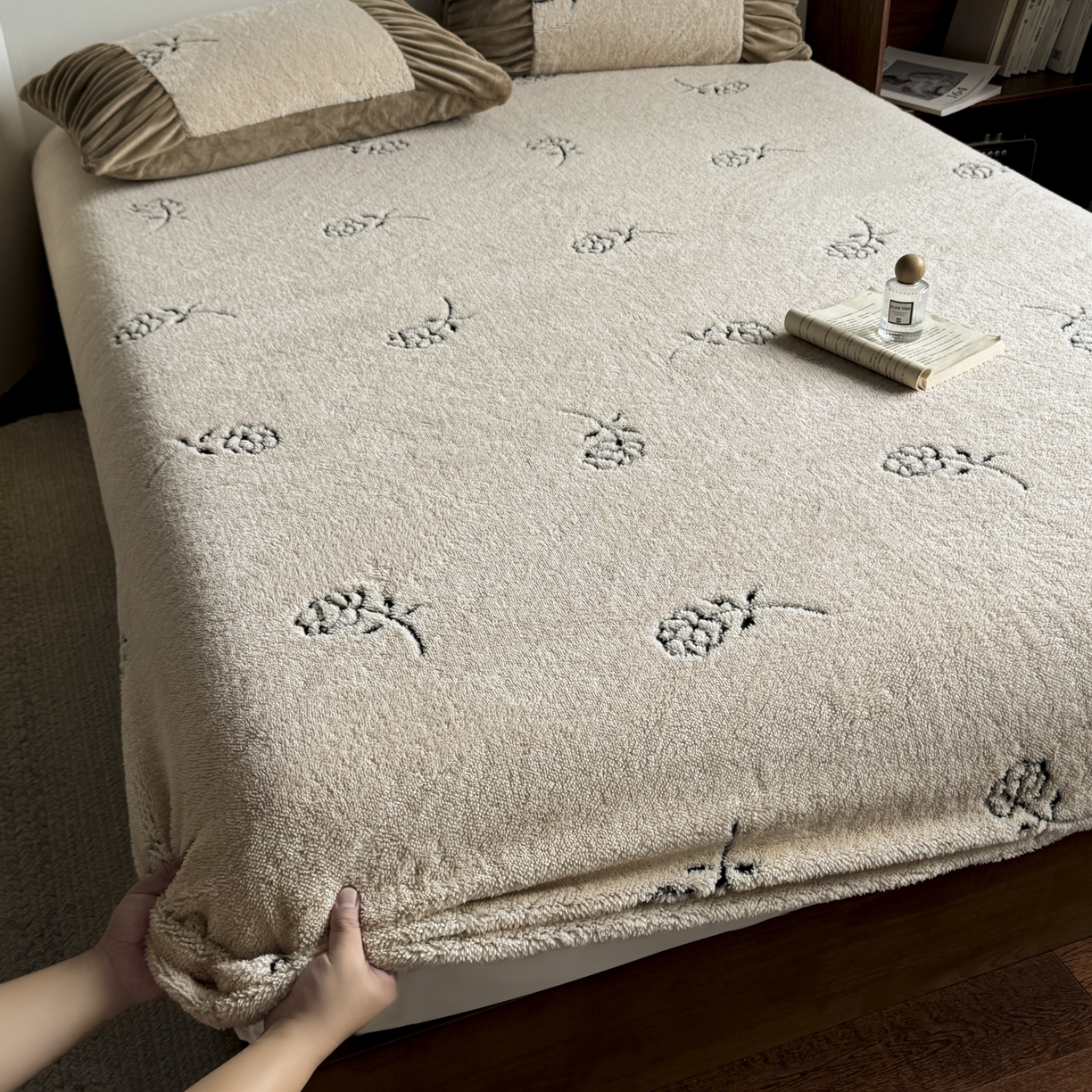 91家纺网 家纺一手货源 找家纺 新印象 2025新款阳离子绒保暖床笠 阳离子绒-赫本