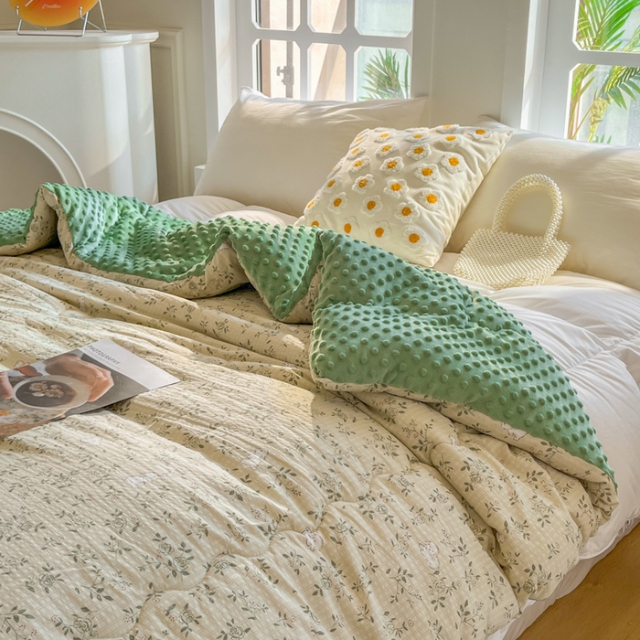 91家纺网 家纺一手货源 找家纺 美宜家 2025新款豆豆绒冬被子皱皱棉提花春秋被芯豆豆被 花语兔