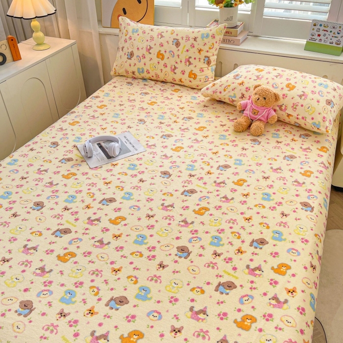 91家纺网 家纺一手货源 找家纺 爱屋及屋 2025新款牛奶绒印花床单 萌宠派对