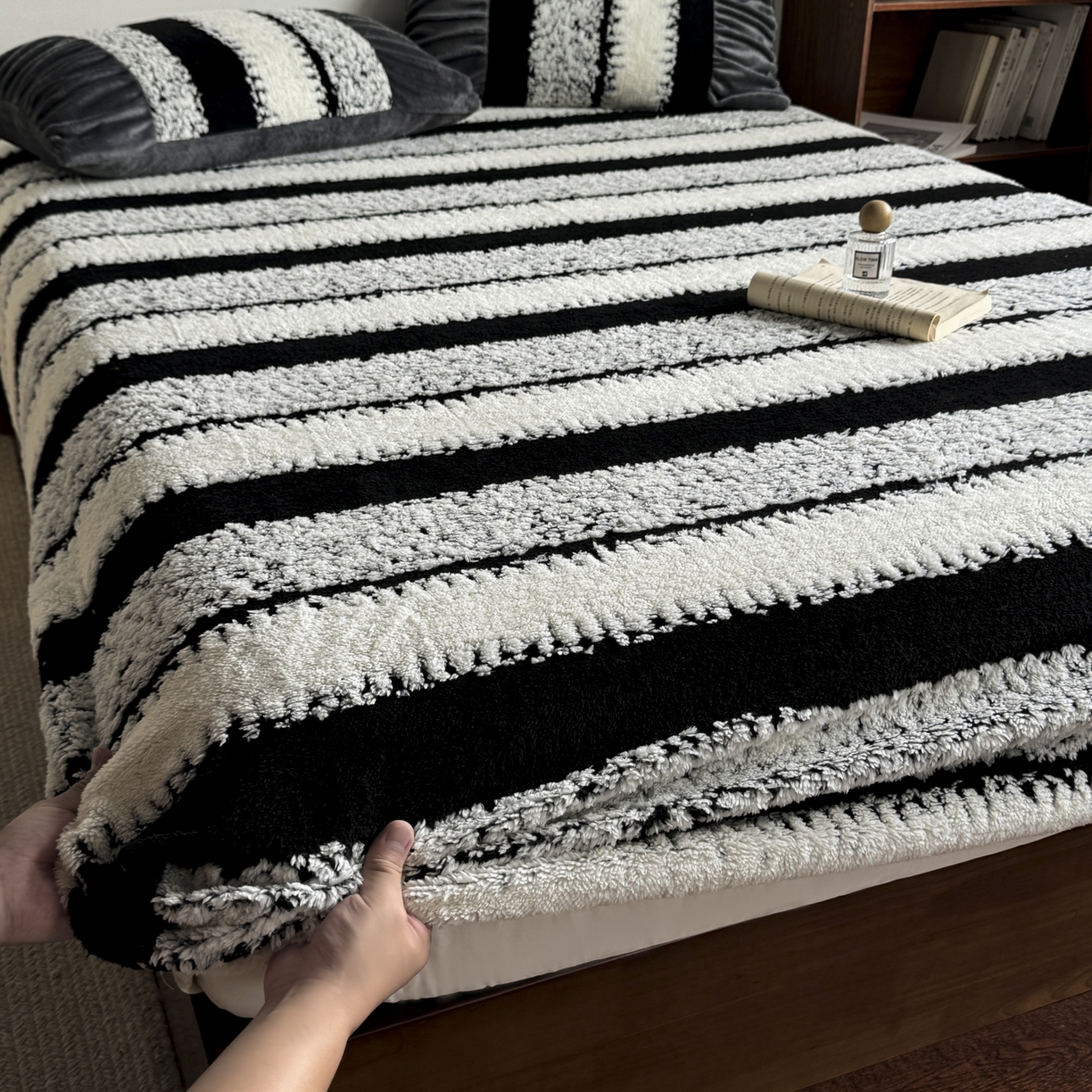 91家纺网 家纺一手货源 找家纺 新印象 2025新款阳离子绒保暖床笠 阳离子绒-里维斯