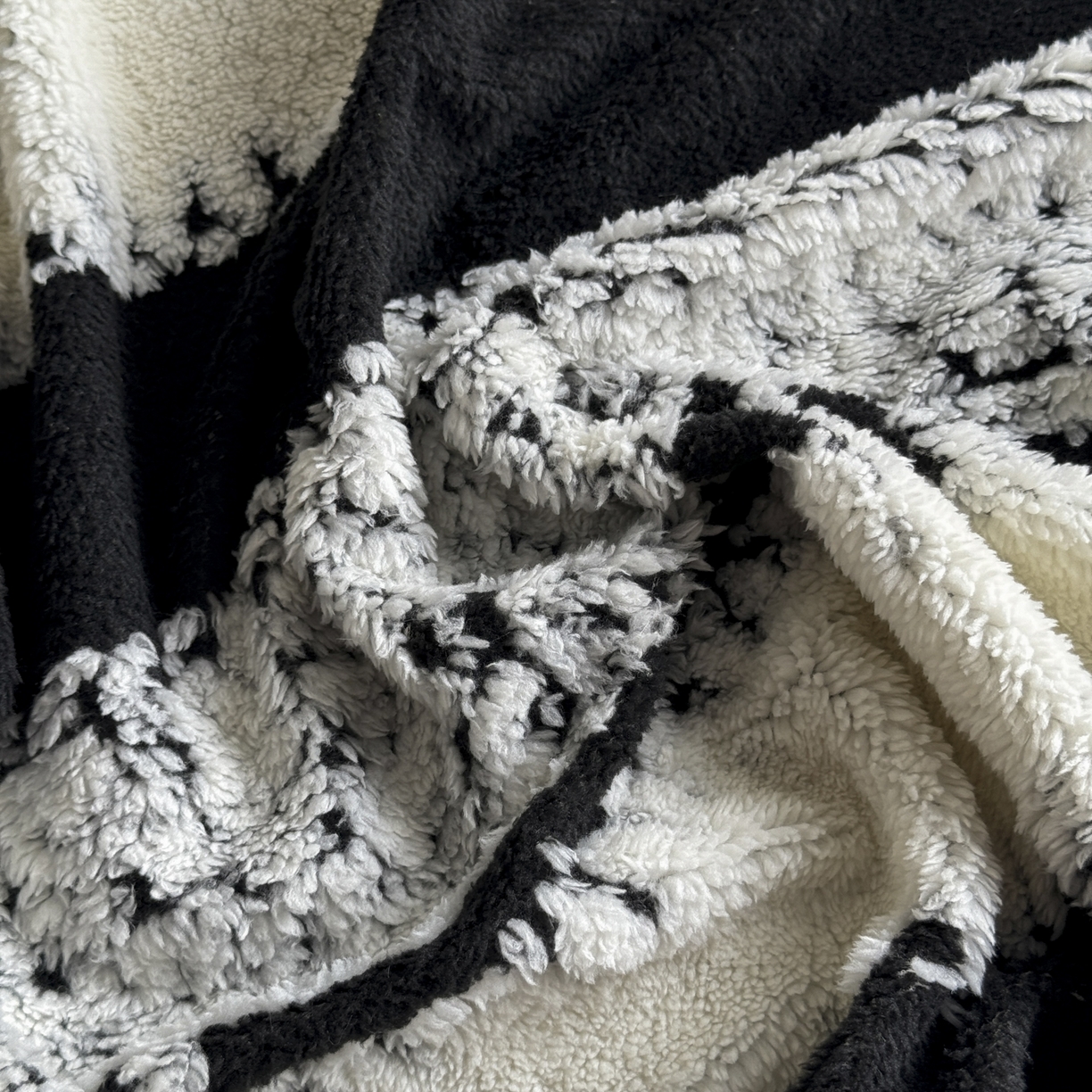 91家纺网 家纺一手货源 找家纺 新印象 2025新款阳离子绒保暖床笠 阳离子绒-里维斯