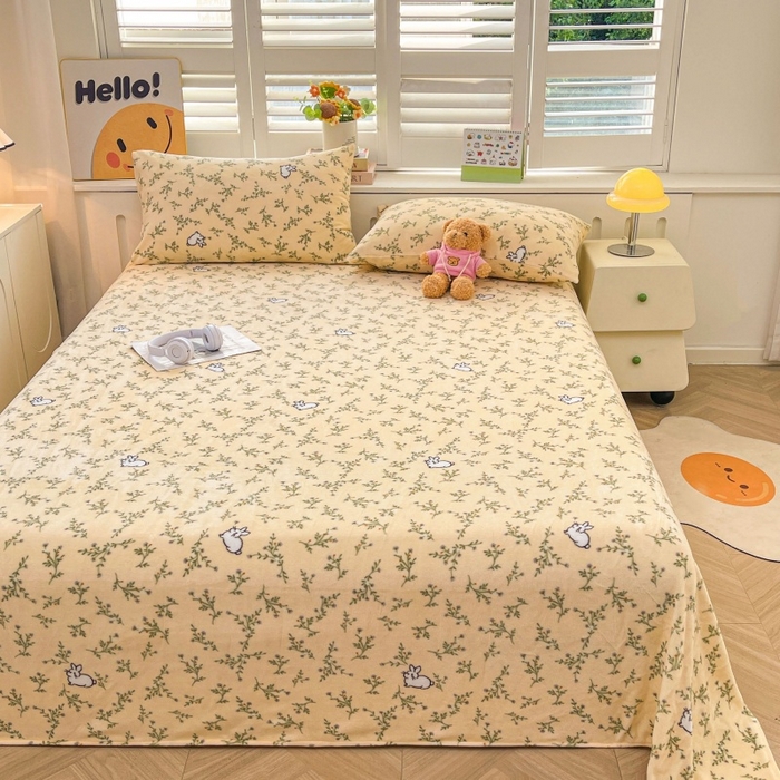 91家纺网 家纺一手货源 找家纺 爱屋及屋 2025新款牛奶绒印花床单 山茶小兔