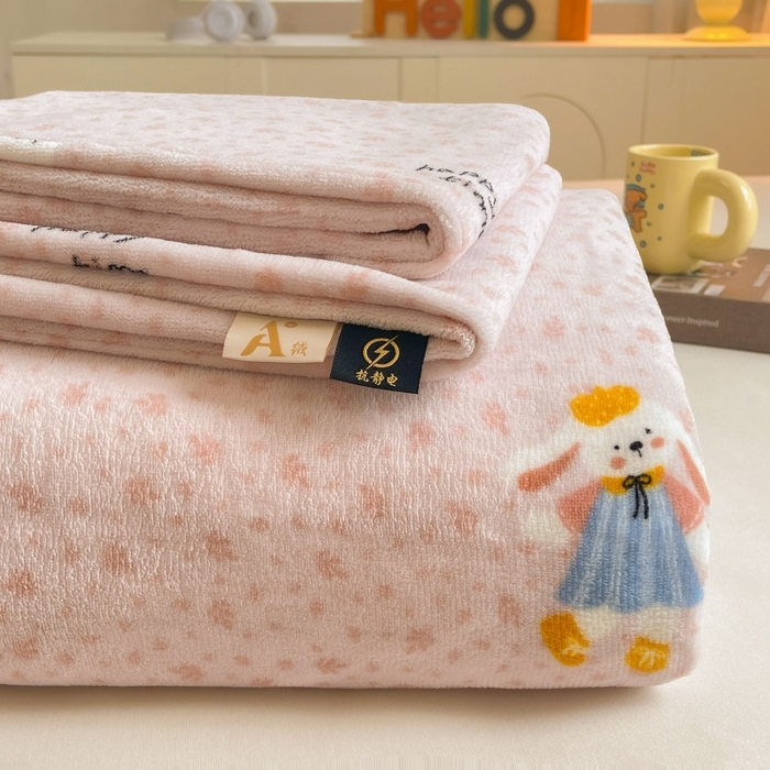 爱屋及屋 2025新款牛奶绒印花床单 碎花小兔