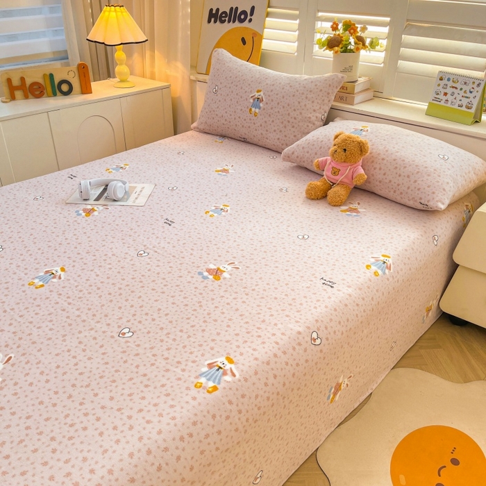 91家纺网 家纺一手货源 找家纺 爱屋及屋 2025新款牛奶绒印花床单 碎花小兔