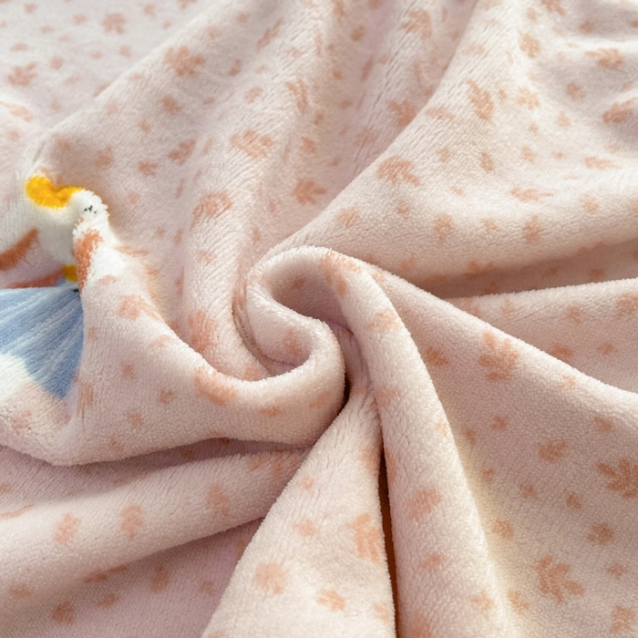 91家纺网 家纺一手货源 找家纺 爱屋及屋 2025新款牛奶绒印花床单 碎花小兔