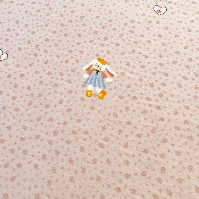 91家纺网 家纺一手货源 找家纺 爱屋及屋 2025新款牛奶绒印花床单 碎花小兔