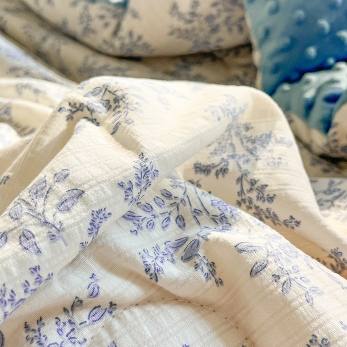 91家纺网 家纺一手货源 找家纺 美宜家 2025新款豆豆绒冬被子皱皱棉提花春秋被芯豆豆被 宁静