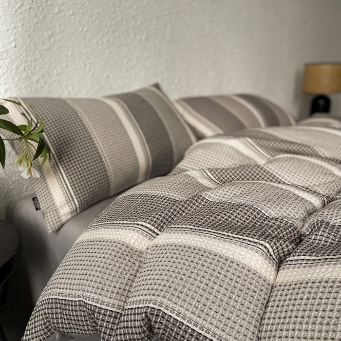 91家纺网 家纺一手货源 找家纺 宜代光年 2025新款全棉色织提花华夫格四件套 华夫格-灰