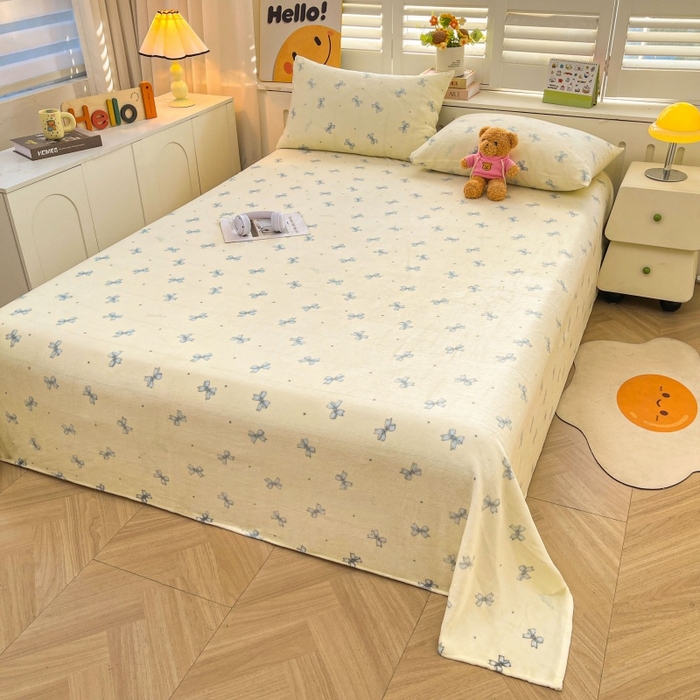 91家纺网 家纺一手货源 找家纺 爱屋及屋 2025新款牛奶绒印花床单 相思蓝