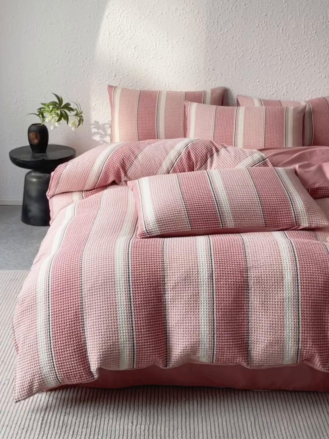 91家纺网 家纺一手货源 找家纺 宜代光年 2025新款全棉色织提花华夫格四件套 华夫格-粉