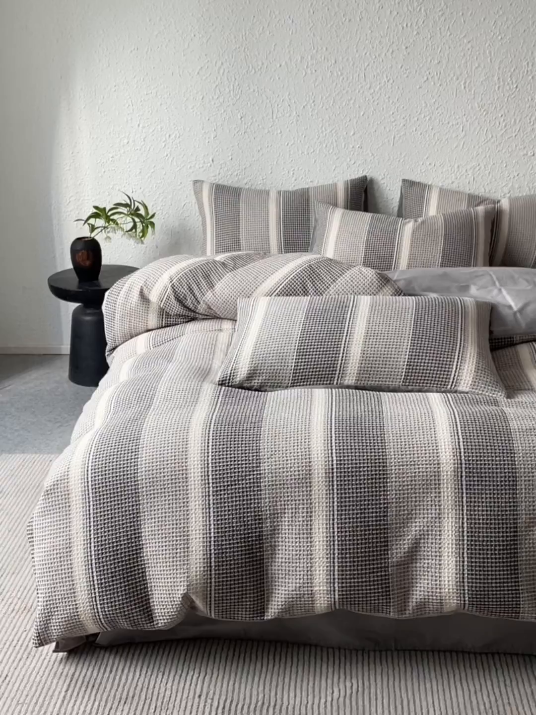 91家纺网 家纺一手货源 找家纺 宜代光年 2025新款全棉色织提花华夫格四件套 华夫格-灰