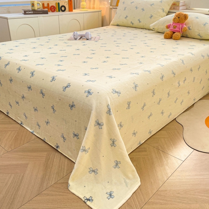 91家纺网 家纺一手货源 找家纺 爱屋及屋 2025新款牛奶绒印花床单 相思蓝