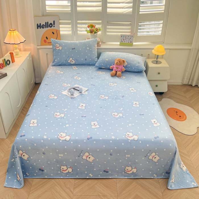 91家纺网 家纺一手货源 找家纺 爱屋及屋 2025新款牛奶绒印花床单 小狗点点