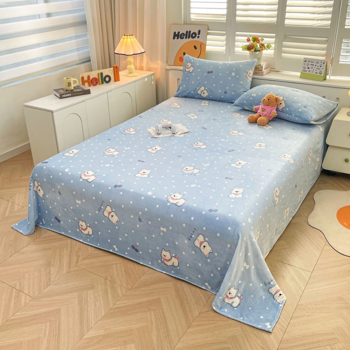 91家纺网 家纺一手货源 找家纺 爱屋及屋 2025新款牛奶绒印花床单 小狗点点