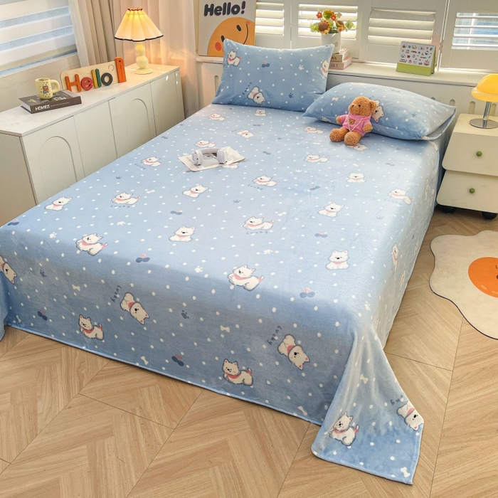 91家纺网 家纺一手货源 找家纺 爱屋及屋 2025新款牛奶绒印花床单 小狗点点