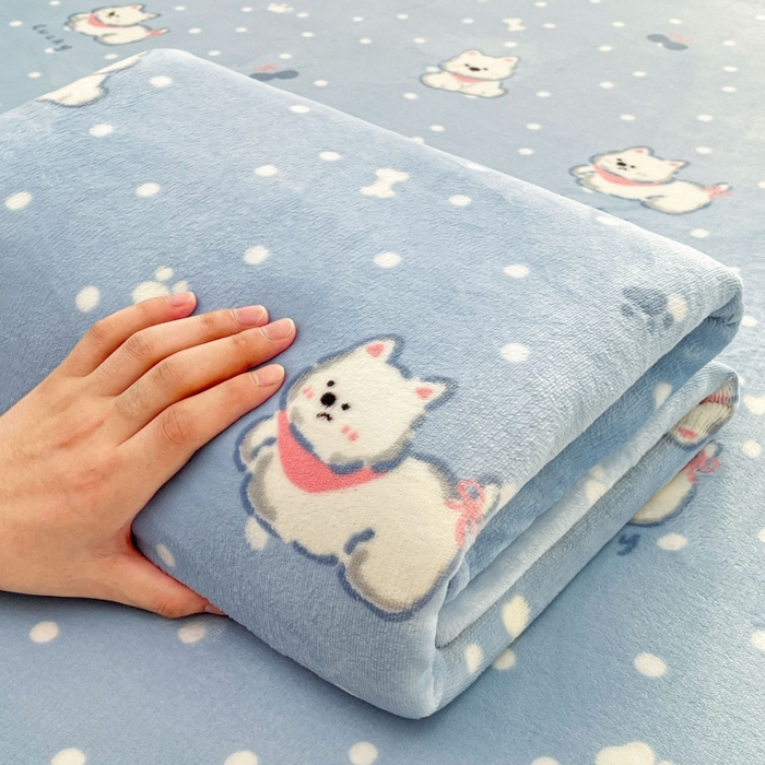 91家纺网 家纺一手货源 找家纺 爱屋及屋 2025新款牛奶绒印花床单 小狗点点