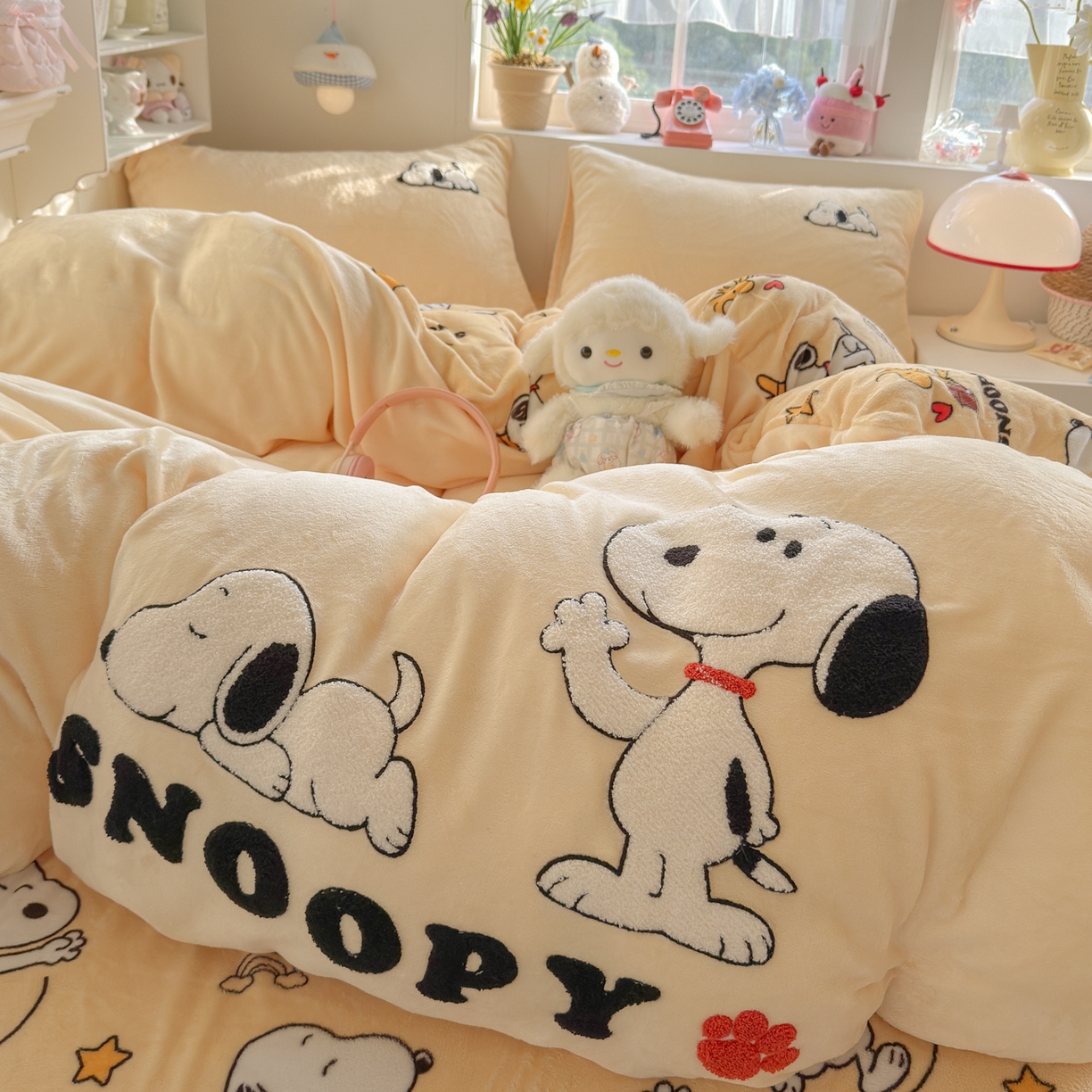 91家纺网 家纺一手货源 找家纺 优卡迪家纺馆 2025新款牛奶绒印加绣四件套 下载文件包含买家秀 比格萌狗-奶黄