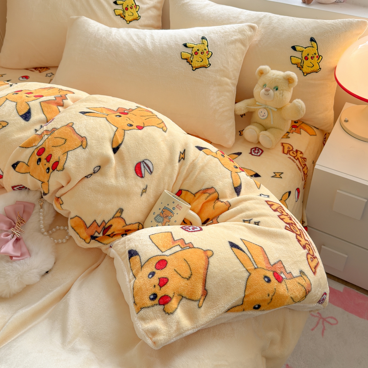 91家纺网 家纺一手货源 找家纺 优卡迪家纺馆 2025新款牛奶绒印加绣四件套 下载文件包含买家秀 小皮卡-奶黄