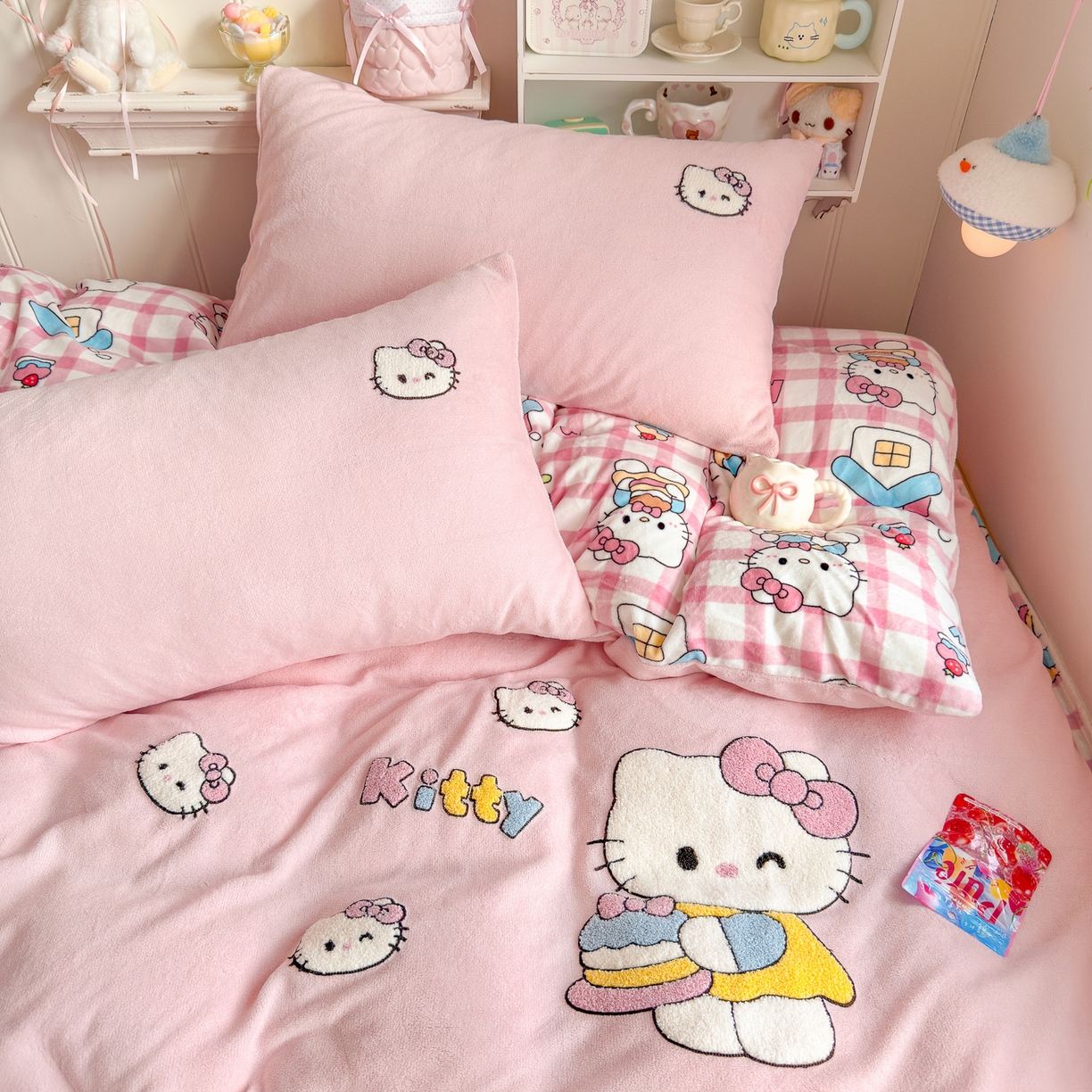 91家纺网 家纺一手货源 找家纺 优卡迪家纺馆 2025新款牛奶绒印加绣四件套 下载文件包含买家秀 面包KT-玉粉