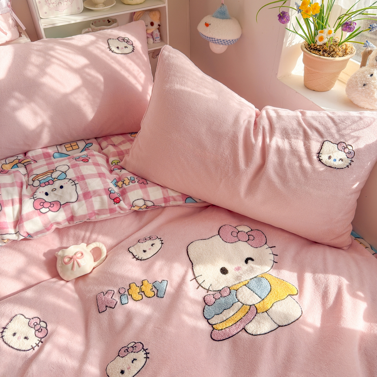 91家纺网 家纺一手货源 找家纺 优卡迪家纺馆 2025新款牛奶绒印加绣四件套 下载文件包含买家秀 面包KT-玉粉