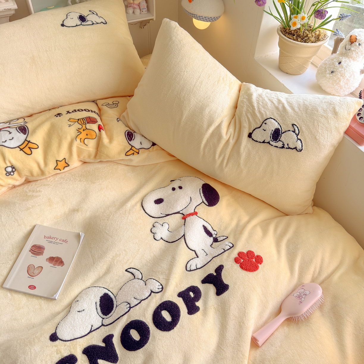 91家纺网 家纺一手货源 找家纺 优卡迪家纺馆 2025新款牛奶绒印加绣四件套 下载文件包含买家秀 比格萌狗-奶黄