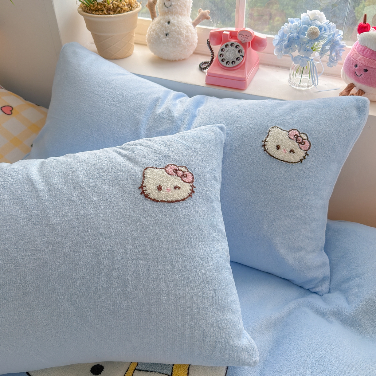 91家纺网 家纺一手货源 找家纺 优卡迪家纺馆 2025新款牛奶绒印加绣四件套 下载文件包含买家秀 面包KT--天蓝