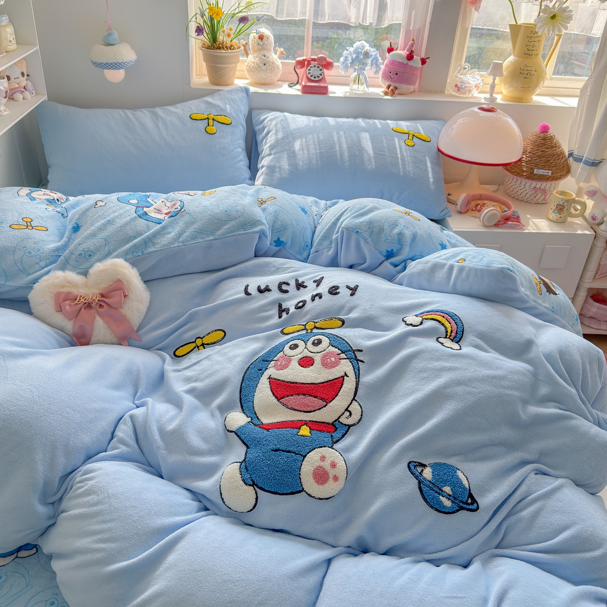 91家纺网 家纺一手货源 找家纺 优卡迪家纺馆 2025新款牛奶绒印加绣四件套 下载文件包含买家秀 童年蓝猫-天蓝