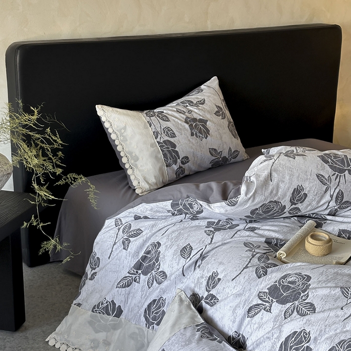 91家纺网 家纺一手货源 找家纺 宜代光年 2025新款全棉磨毛花边四件套 岁月留声-灰