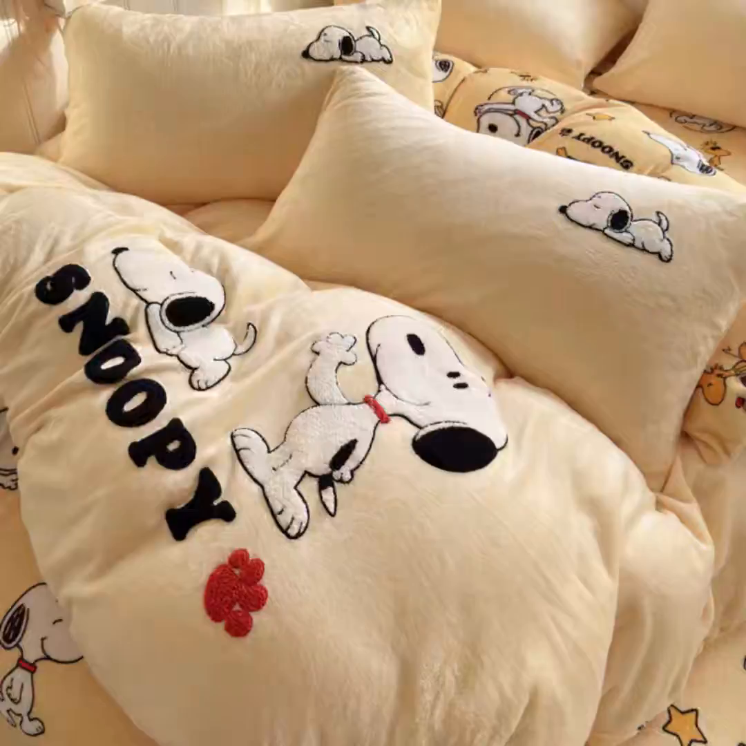 91家纺网 家纺一手货源 找家纺 （总）优卡迪家纺馆 2025新款牛奶绒印加绣四件套 下载文件包含买家秀