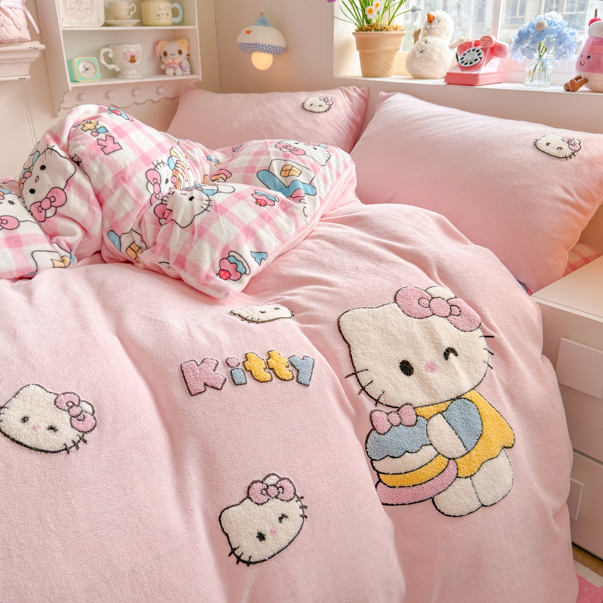 91家纺网 家纺一手货源 找家纺 优卡迪家纺馆 2025新款牛奶绒印加绣四件套 下载文件包含买家秀 面包KT-玉粉