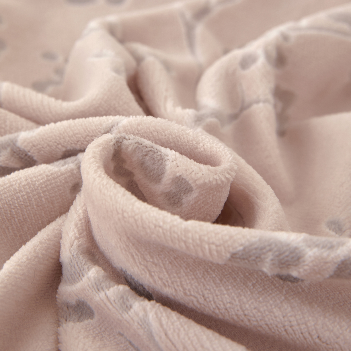 91家纺网 家纺一手货源 找家纺 吾诺家居 2025新款高克重雕花牛奶绒单品床笠 寒梅