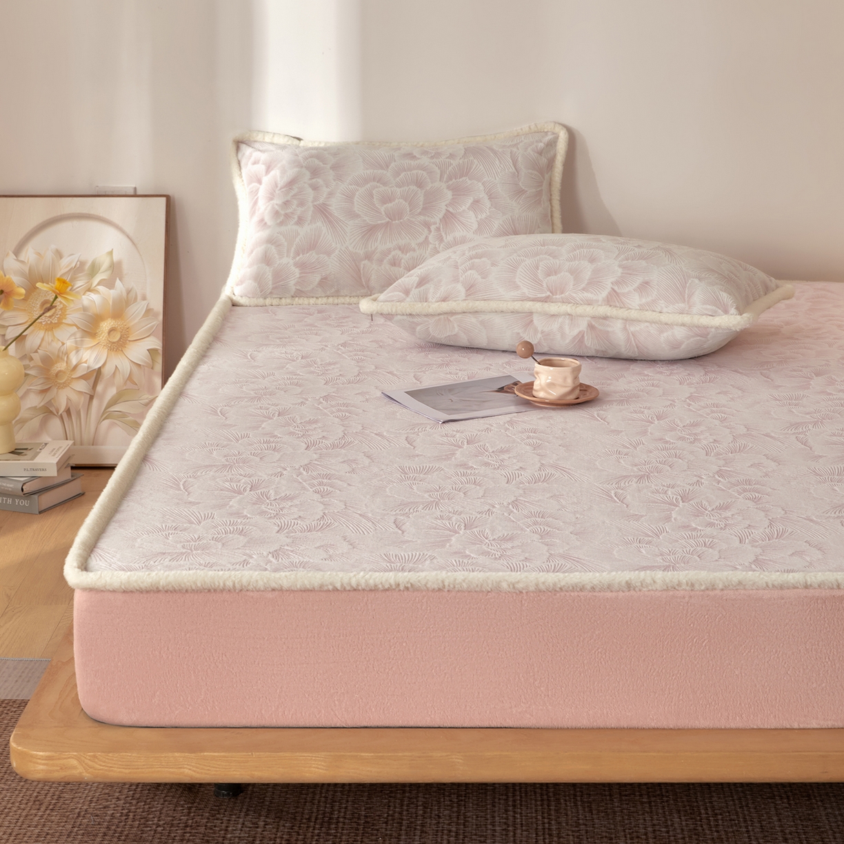 91家纺网 家纺一手货源 找家纺 吾诺家居 2025新款高克重雕花牛奶绒单品床笠 慕雪