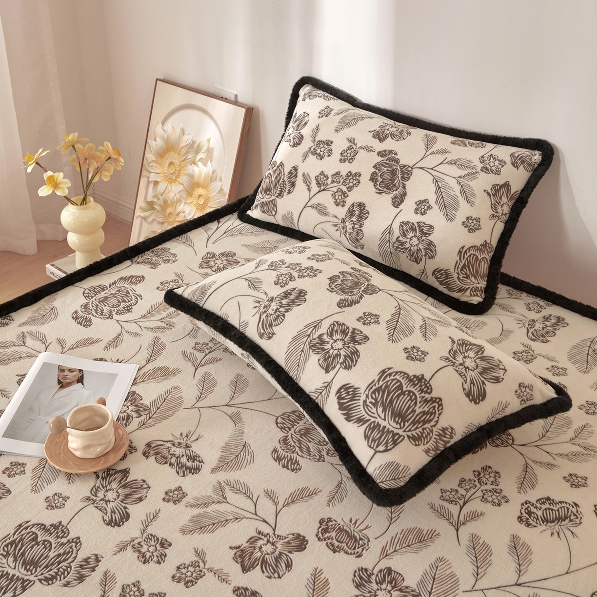 91家纺网 家纺一手货源 找家纺 吾诺家居 2025新款高克重雕花牛奶绒单品床笠 吟花