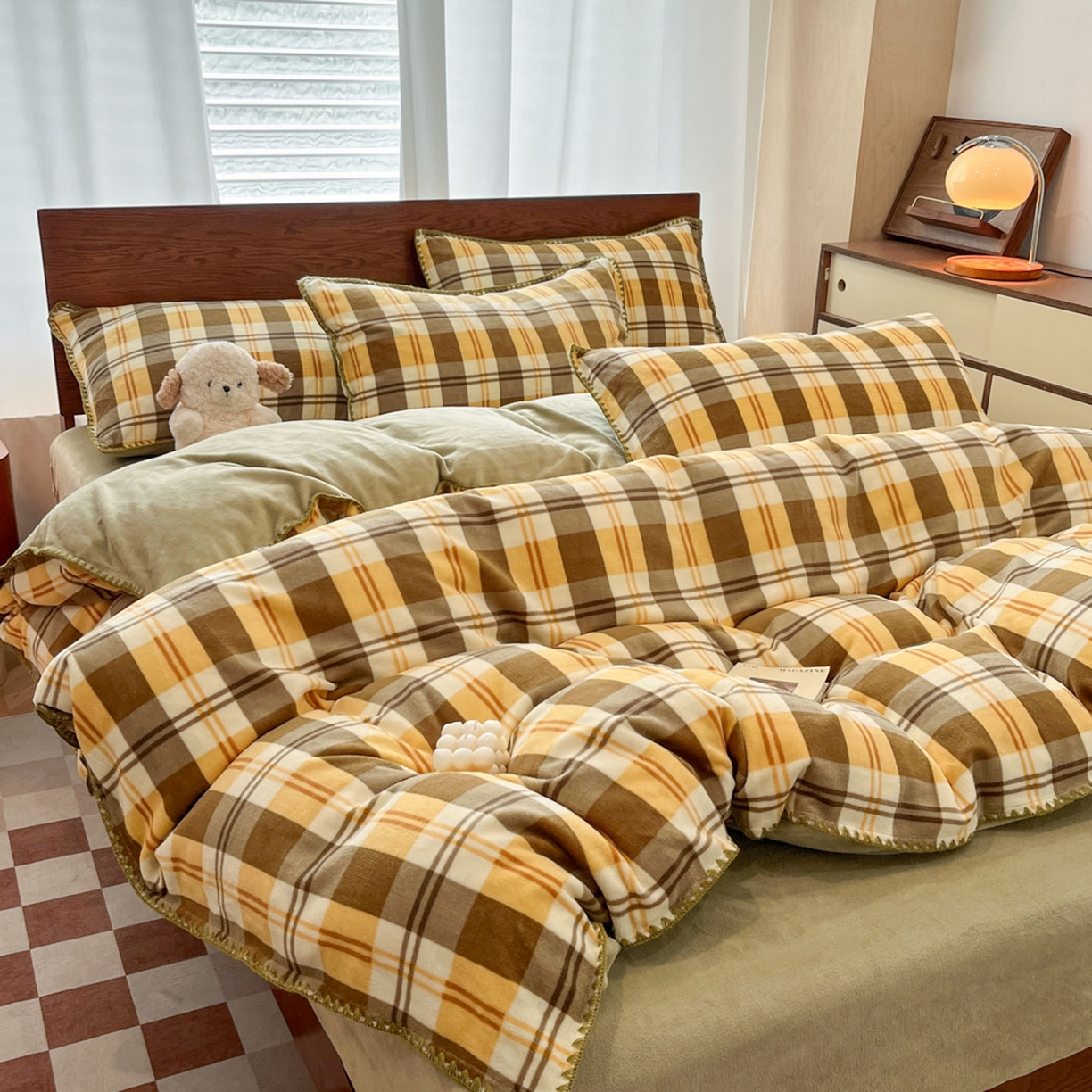 91家纺网 家纺一手货源 找家纺 格真 2025新款高克重暖芙绒牛奶绒印花三角针无印风四件套 拉菲-黄