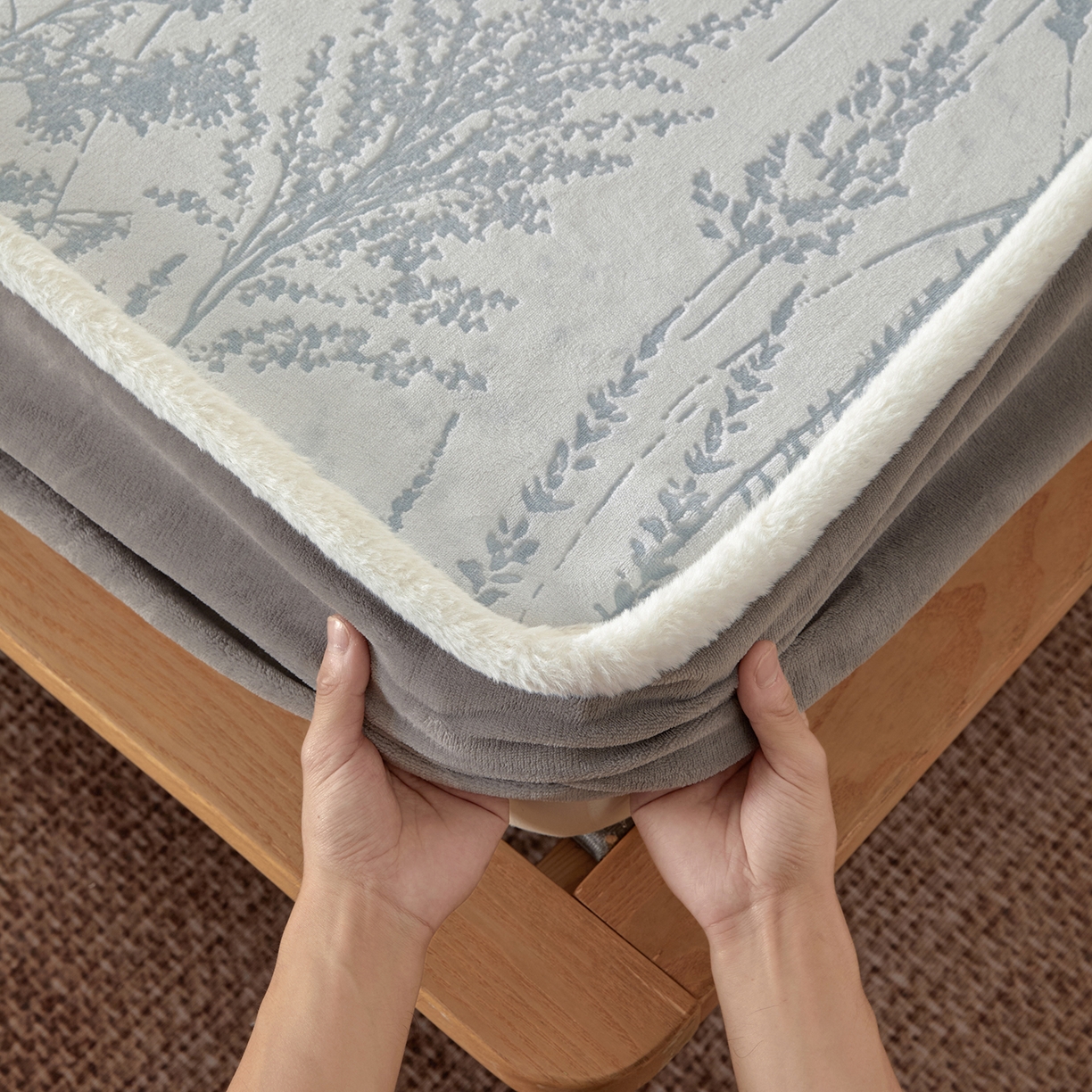 91家纺网 家纺一手货源 找家纺 吾诺家居 2025新款高克重雕花牛奶绒单品床笠 梦境