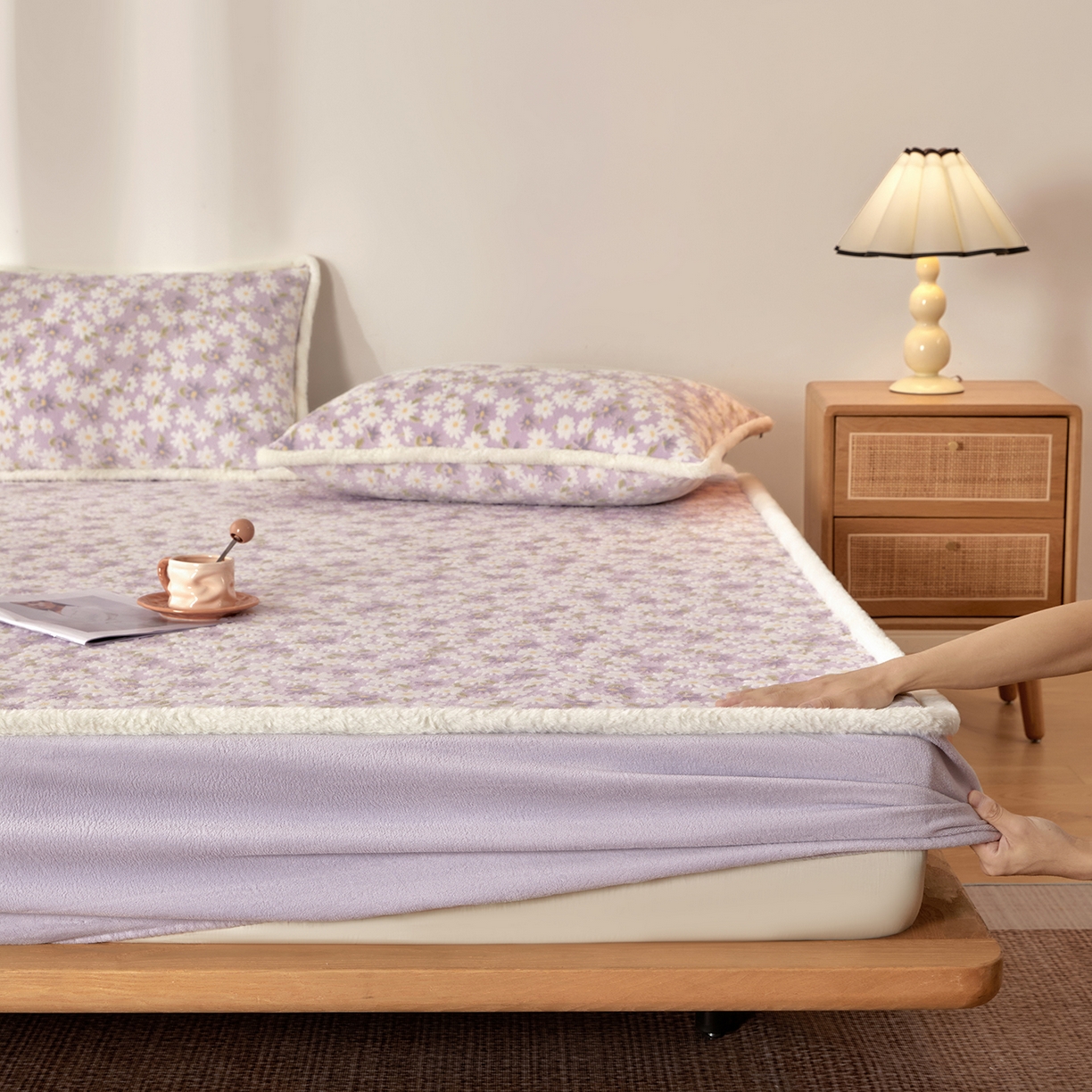 91家纺网 家纺一手货源 找家纺 吾诺家居 2025新款高克重雕花牛奶绒单品床笠 花影